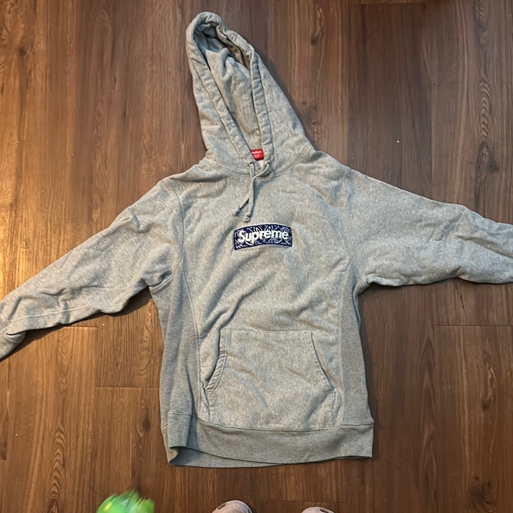 Supreme Gray Sweater Cozy Knitwear